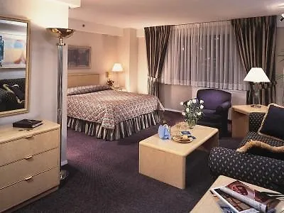 Eastgate Tower Hotel New York