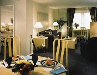 Eastgate Tower Hotel New York